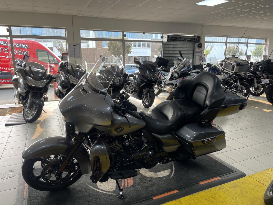 Harley Davidson ELECTRA CVO LIMITED MILWAUKEE EIGHT REP.ECH.POSS 23 999