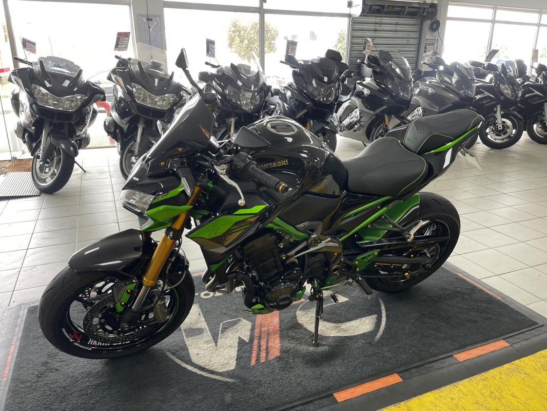 Kawasaki Z900 SE SEULEMENT 800 KILOMETRES REP.ECH.POSS 9 799