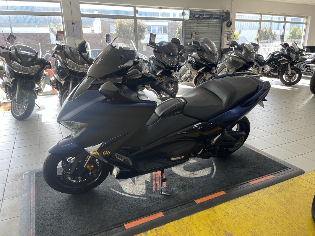 Yamaha T-MAX 530 DX REP.ECH.POSS 7 999