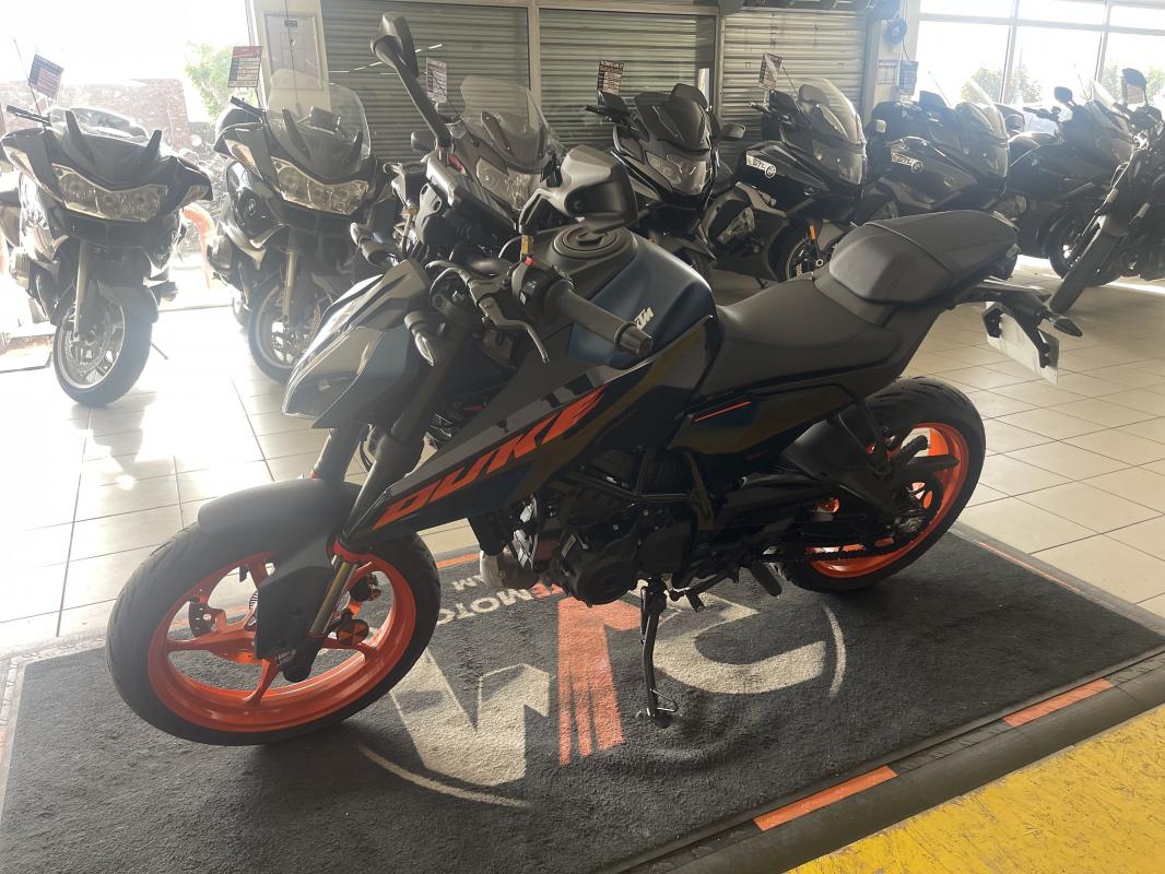 KTM 125 DUKE SEULEMENT 420 KMS REP.ECH.POSS 4 299