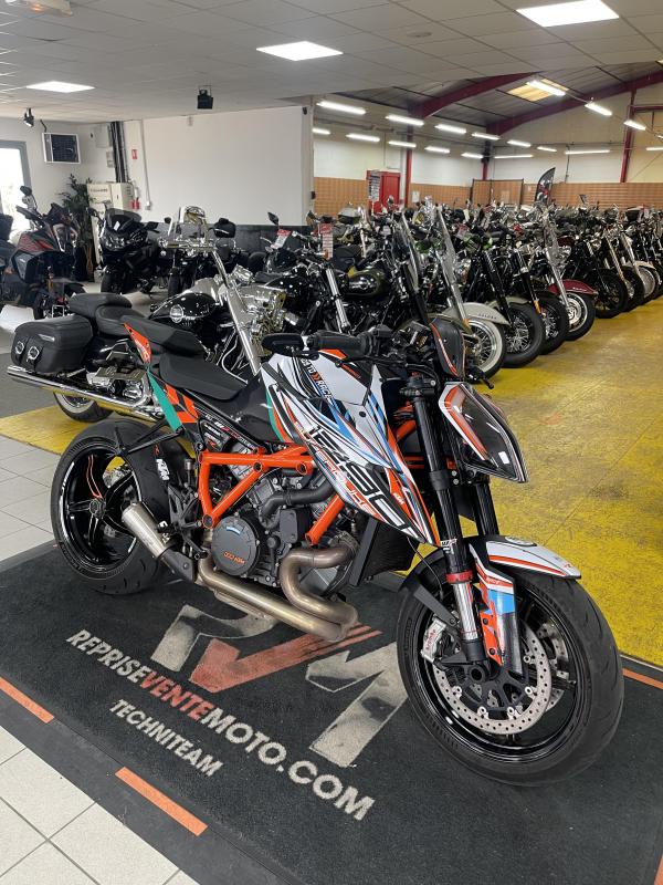KTM 1290 SUPERDUKE R TECH PACK REP.ECH.POSS 11 999