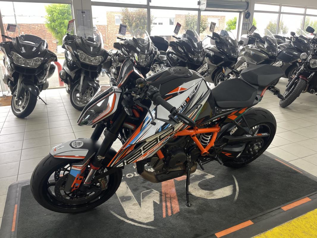KTM 1290 SUPERDUKE R TECH PACK REP.ECH.POSS 11 999