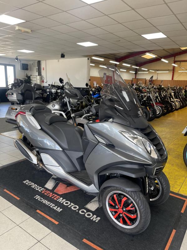 Peugeot 400 METROPOLIS REP.ECH.POSS 2 999