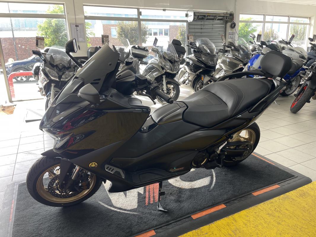 Yamaha TMAX 560 TECH MAX REP.ECH.POSS 8 799