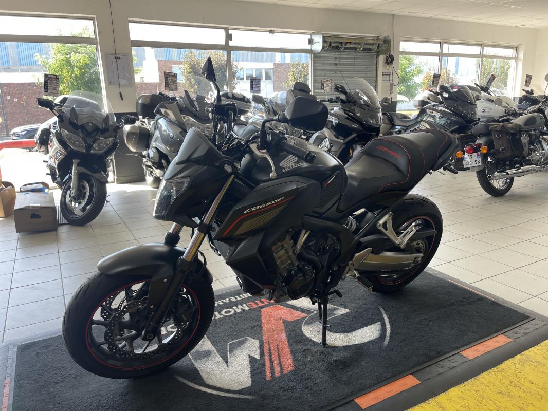 Honda CB650F REP.ECH.POSS 3 999