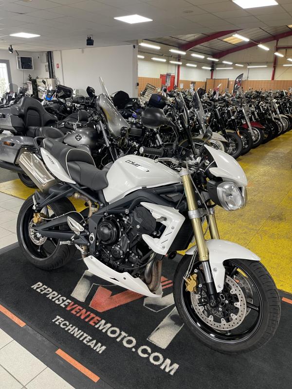 Triumph 675 STREET TRIPLE REP.ECH.POSS 4 599