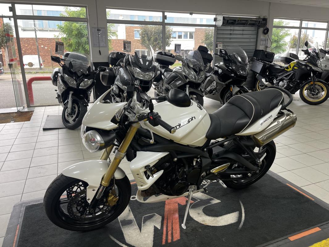 Triumph 675 STREET TRIPLE REP.ECH.POSS 4 599