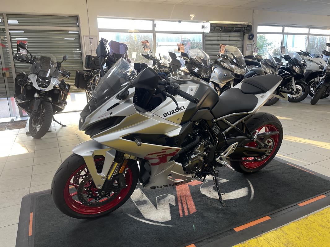 Suzuki GSX 8R A2 REP.ECH.POSS 7 699