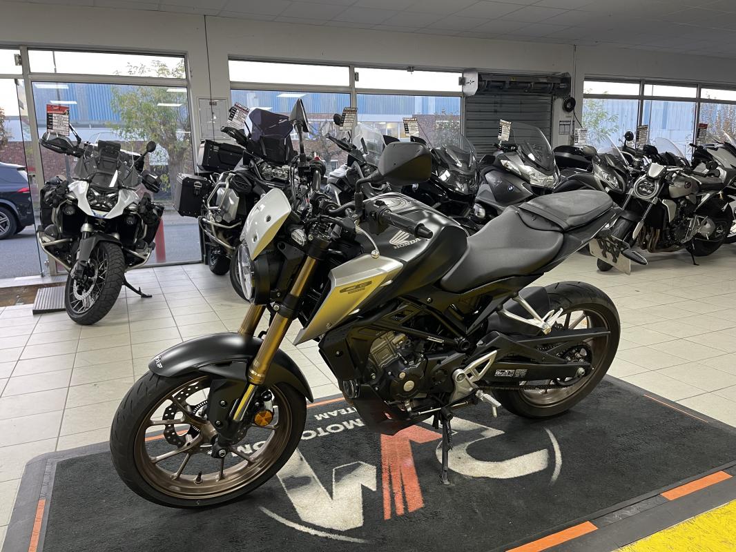 Honda CB125R REP.ECH.POSS 3 699