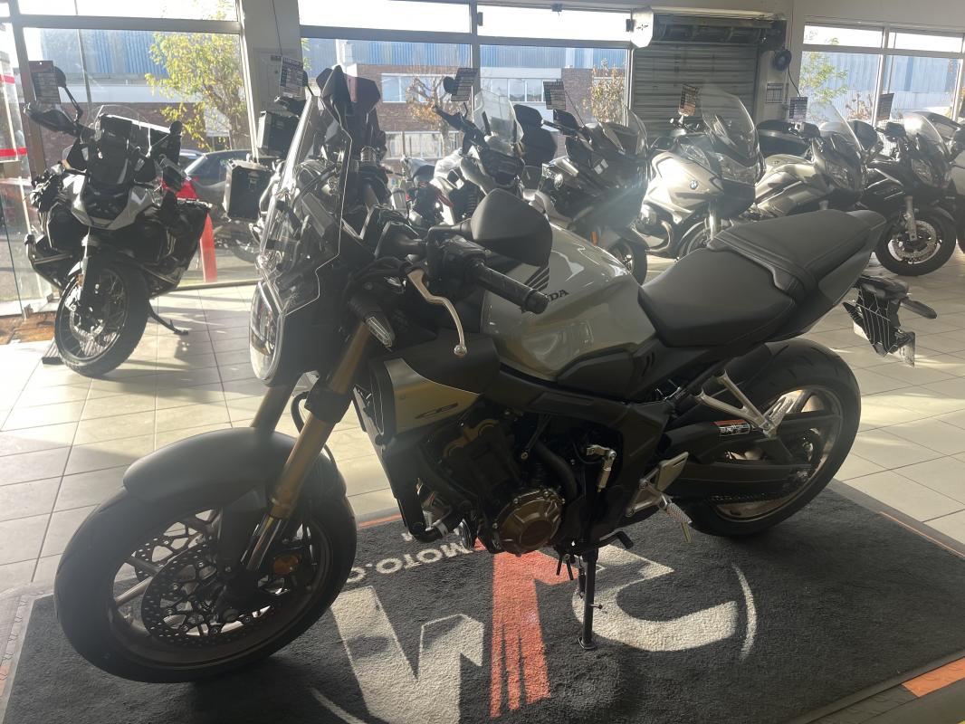 Honda CB650R E-CLUTCH REP.ECH.POSS 7 499