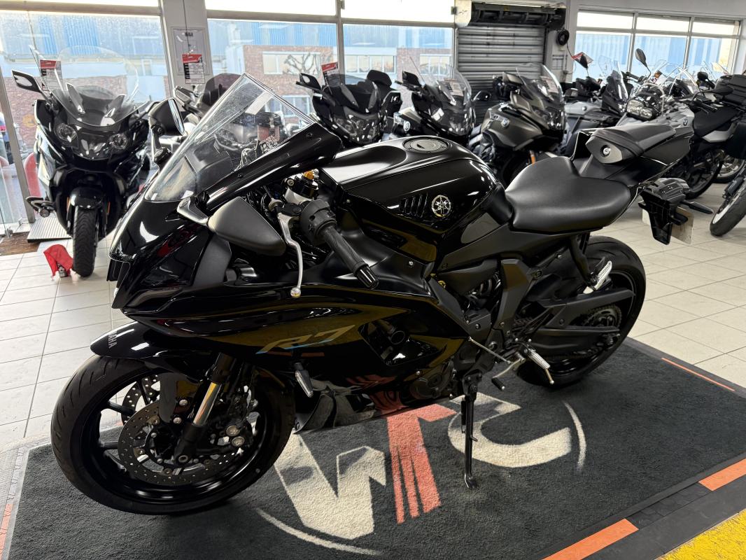 Yamaha R7 REP.ECH.POSS 8 999