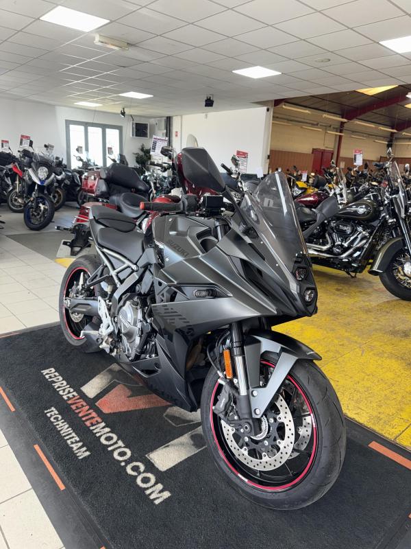 Suzuki GSX-8R REP.ECH.POSS 7 599