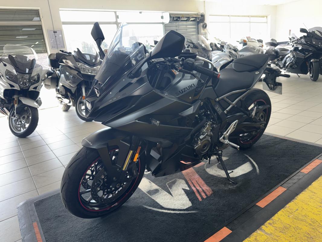 Suzuki GSX-8R REP.ECH.POSS 7 599