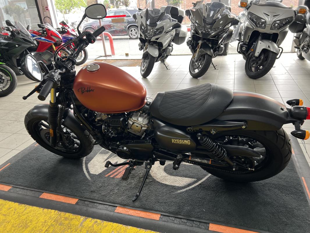 Hyosung 125 GV BOBBER REP.ECH.POSS 2 799