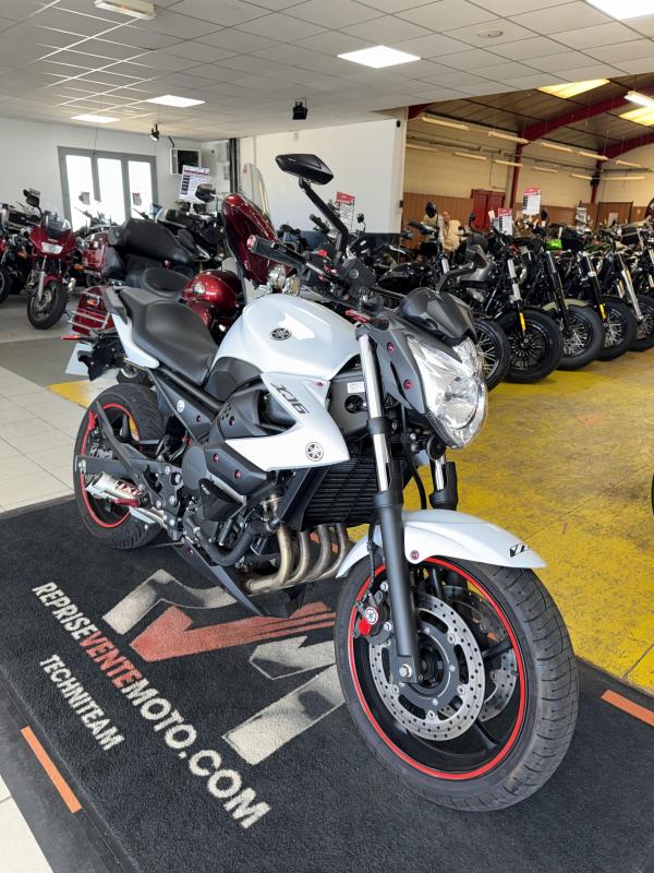 Yamaha XJ6 REP.ECH.POSS 3 999