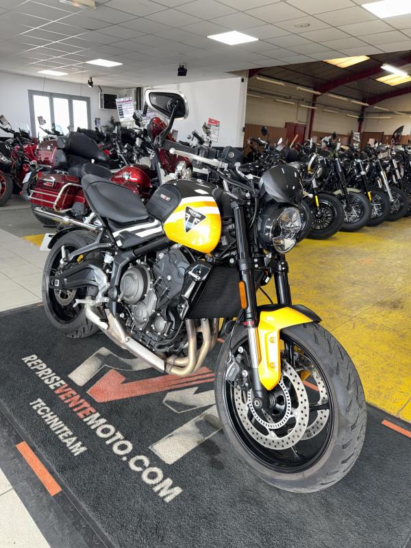 Triumph 660 TRIDENT REP.ECH.POSS 6 999