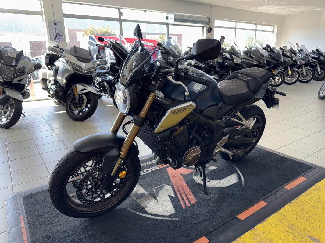 Honda CB650R REP.ECH.POSS 6 299