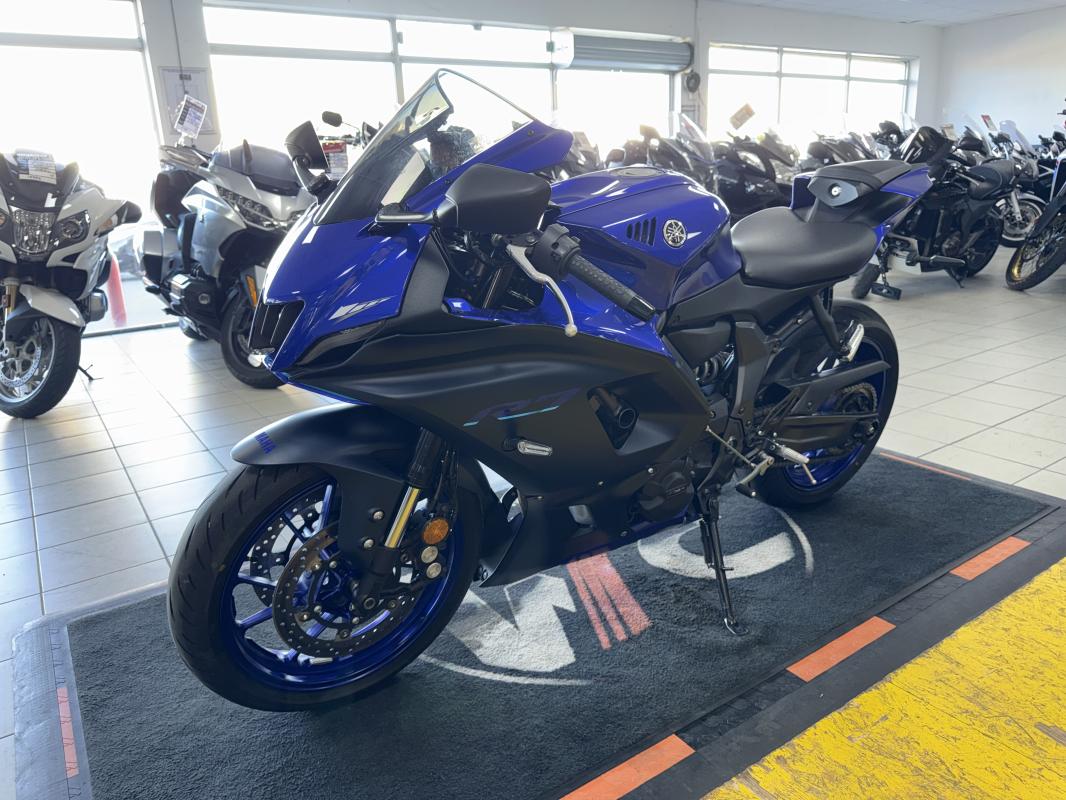 Yamaha R7 REP.ECH.POSS 8 499