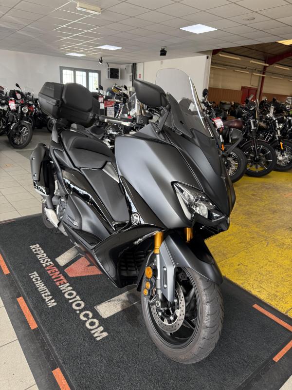 Yamaha TMAX TECH MAX REP.ECH.POSS 9 499