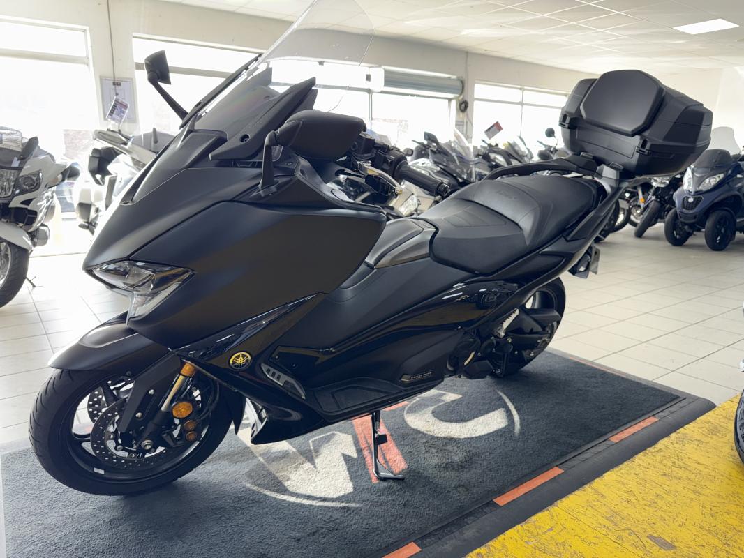 Yamaha TMAX TECH MAX REP.ECH.POSS 9 499
